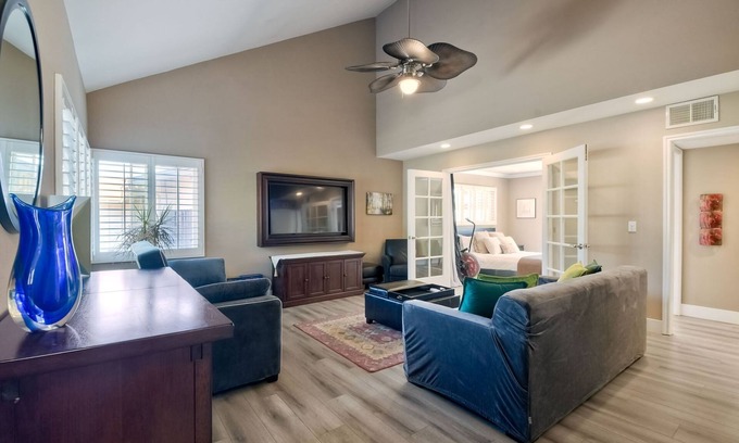 San Diego Villa | Charming La Jolla Area, 4bd/2bth w/Putting Green and NEW Ping Pong Table!