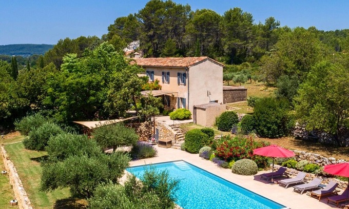 Cotignac House | Charming, luxurious house in Cotignac for 8 p with pool surrounded by vineyards