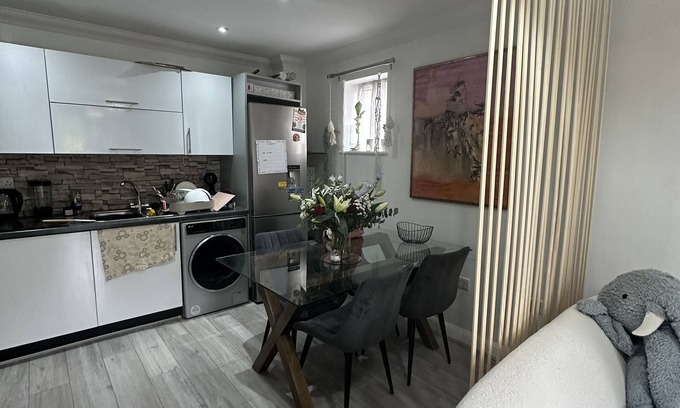 Alibon Apartment | Charming Mi Casa Es Tu Casa 2-Bed in Dagenham