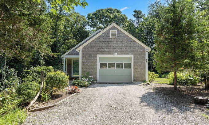 East Orleans House | Charming, Modern, Comfortable 2BR Home in Orleans - With Premium Amenities