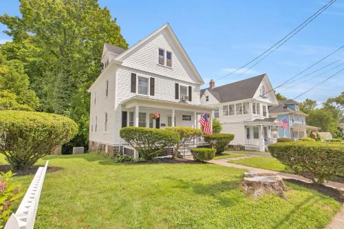 West Hartford House | Charming New England Home in West Hartford Center