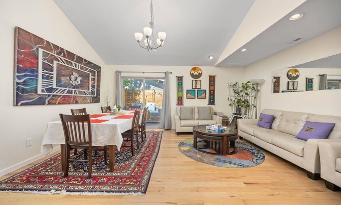 Glenwood Grove - North Iris House | Charming, peaceful and spacious 2-bedroom townhome in beautiful Boulder, AC