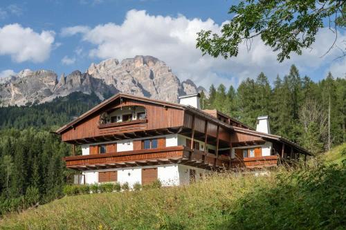 Cortina d'Ampezzo Apartment | Charming penthouse with breathtaking views
