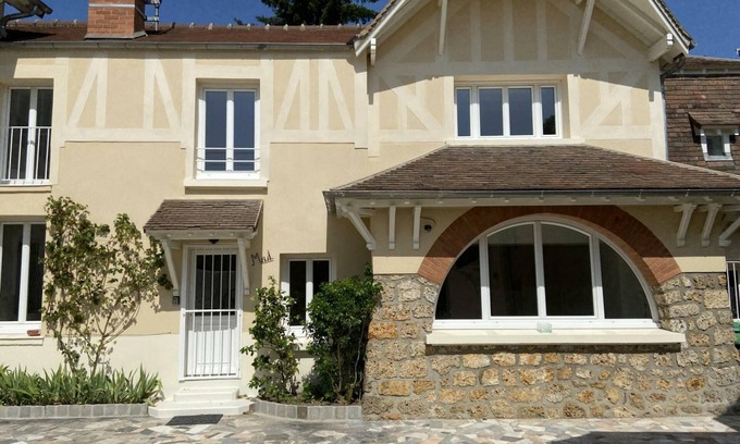 Senlisse Cottage | Charming Renovated Cottage in 2-Hectare Park with Fishing Pond, Near Forest, Close to Versailles