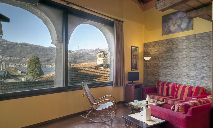 Orta San Giulio Apartment | CHARMING ROMANTIC APARTMENT LAKE VIEW CLOSE TO LAKE/SQUARE/TOWNHALL