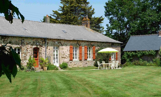 Ruille-le-Gravelais Cottage | Charming rural cottage, 5 guests, Wifi, fireplace