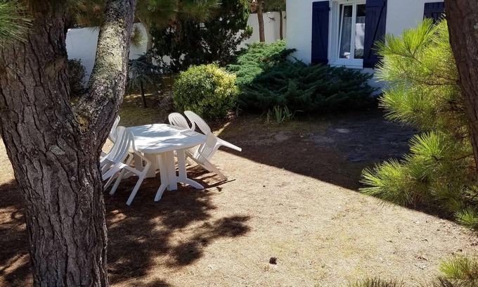 La Gueriniere Apartment | Charming sunny apartment 300m from the beach