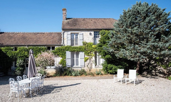 Villiers-sous-Grez Apartment | Charming self-contained suite in farmhouse