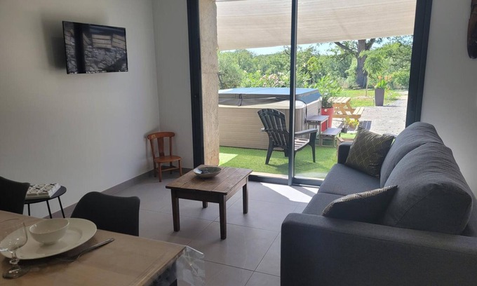 Couzon Cottage | Charming Single-Story Cottage with Spa, Comfort & Scenic Trails