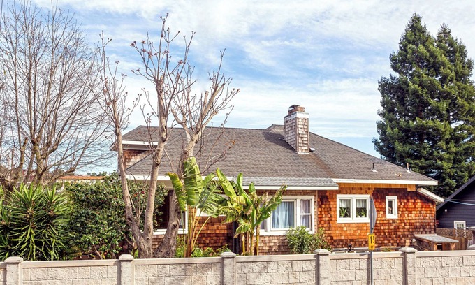 San Rafael House | Charming Spacious Victorian Garden Oasis in the heart of Marin, Gate, Deck, BBQ