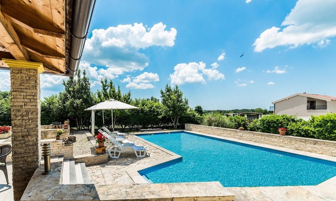 Lovinac Villa | Charming spacious villa Ana with private pool