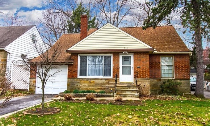 Cleveland House | Charming Stone Cottage-20 min to CCF/CWRU/UH