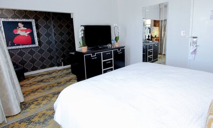 Kalorama Heights Hotel | Charming Suites Perfect for Romantic Getaways, Steps from Dupont Circle