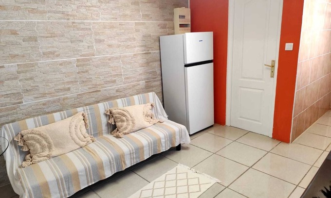 Saint-Joseph Apartment | Charming T1 in the countryside with all comforts. Ideal for recharging your batteries.