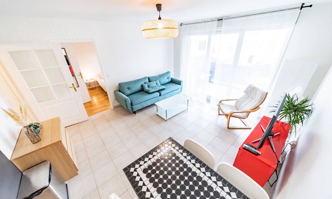 Ferrandiere - Maisons Neuves Apartment | Charming T2 (44M2) bright with Terrace