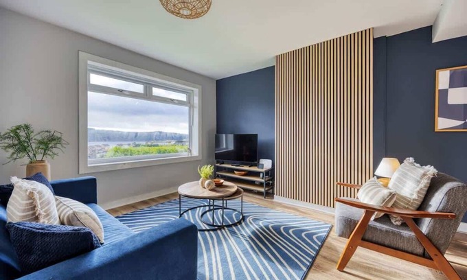 Dumbarton House | Charming Terrace House for Relaxing Retreat