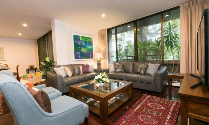 Thung Maha Mek House | Charming 6BR House Central Bangkok