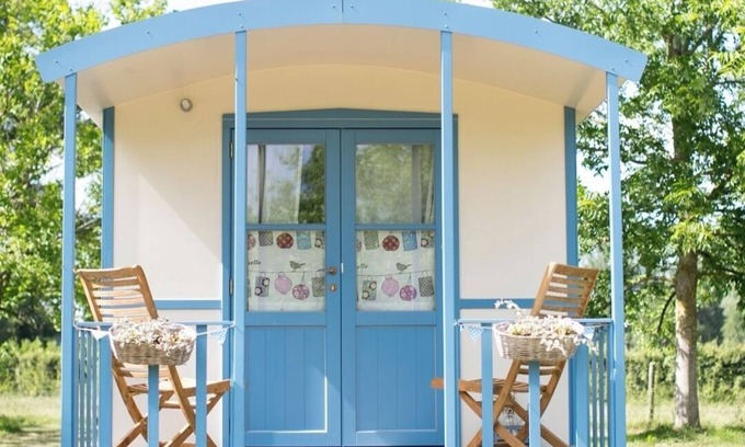 Trezelles Ski Chalet | Charming Tiny House in a quiet location, close to nature, Vichy and Moulins and Le Pal