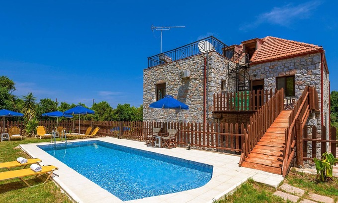 Agia Villa | Charming Villa, a traditional Villa with 4 bedrooms, near Platanias village