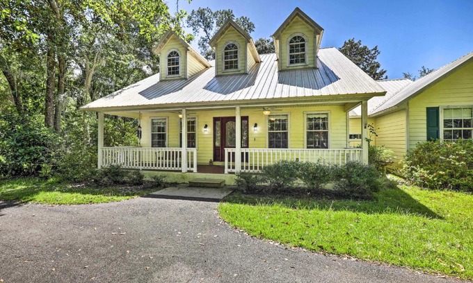 Earleton House | Charming Waldo Getaway Near Lake Santa Fe!