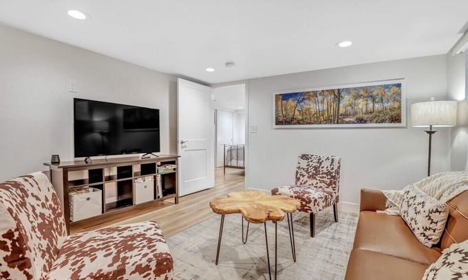 Washington Park West House | Charming Washington Park Getaway