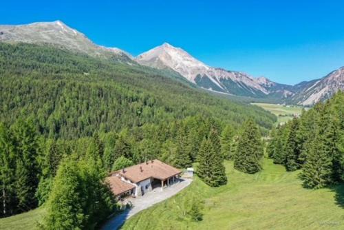 Tschierv Apartment | Chasa al Battaporta