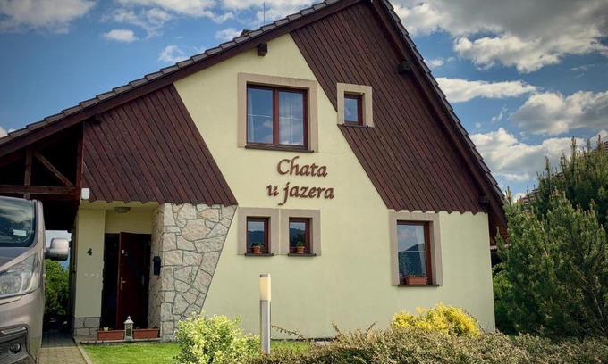 Liptovsky Trnovec House | Chata u jazera