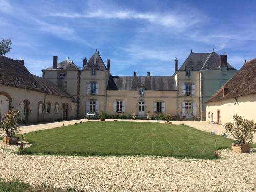 Tresnay Bed & Breakfast | CHATEAU DE CHAVANNES