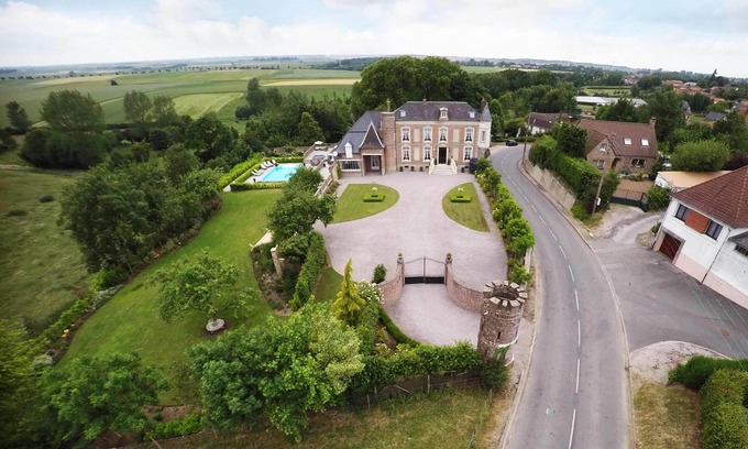 Dohem House | Chateau With Swimming Pool, Hot Tub and Sauna