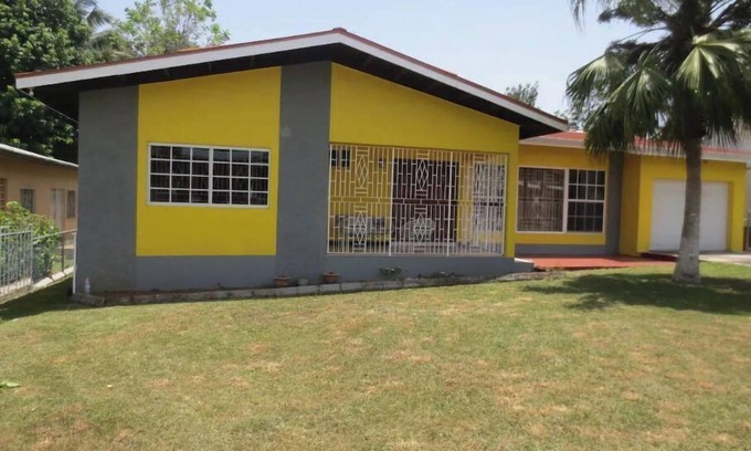 Mandeville House | Chateau Yellow on Wint Close