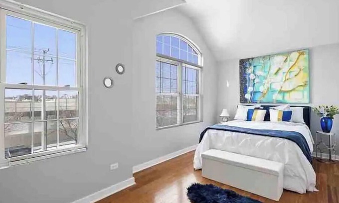 Washington Park House | Cheerful 4 bedroom smart home w/indoor fireplace