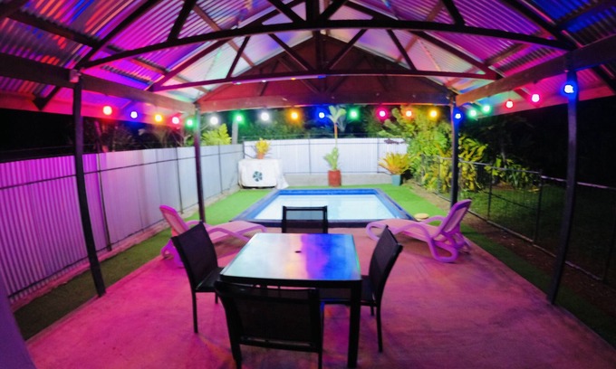 Apia House | Cheerful Bungalow with pool!