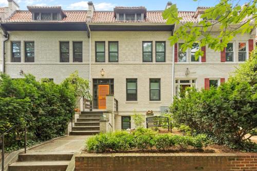 Lanier Heights Apartment | Cheery Flat in Adams Morgan - Mt Pleasant