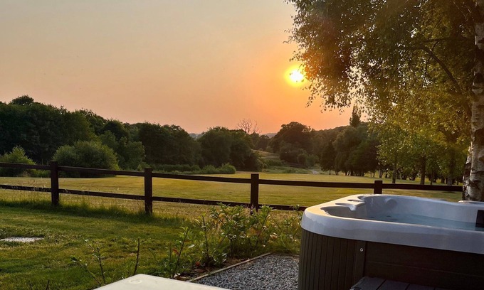 Newton Saint Cyres House | Chestnut, 6 Fingle Glen Lodges - pet friendly/hot tub