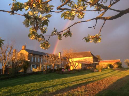 Mirandol-Bourgnounac Bed & Breakfast | Chez Alice,simplicité et petite piscine