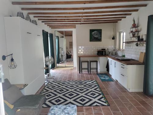 Auch Apartment | Chez Chapelle in the heart of the Gascony with pool, pets welcome!