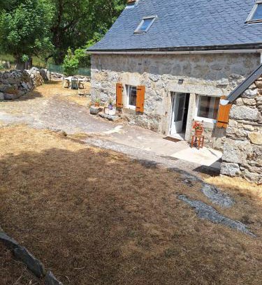 Recoules-d'Aubrac House | Chez Louise et Léon