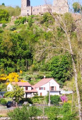 Chouvigny Apartment | Chez Nicole et Patrick