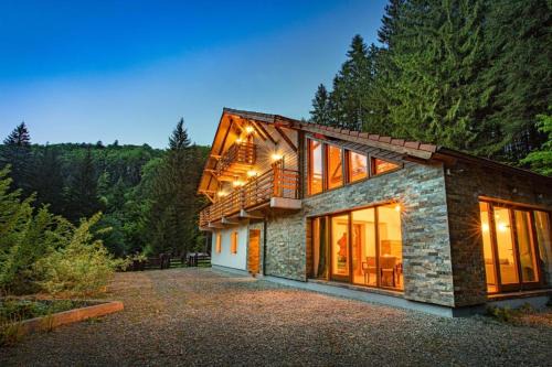 Predeal Cabin | Chiba