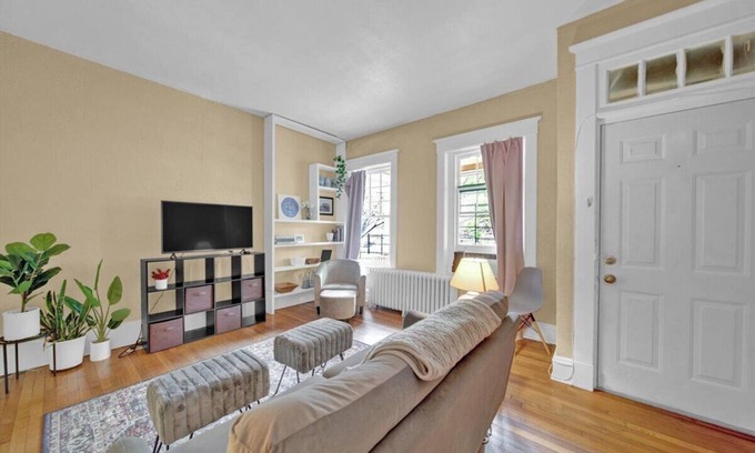 Museum District Condo | Chic 2br in the heart of Museum District!