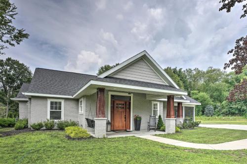 Holland House | Chic Hideaway with Fire Pit Less Than 2 Miles to Beach!