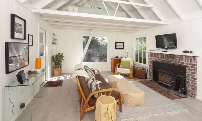 Stinson Beach House | Chic Oceanfront Beach Getaway