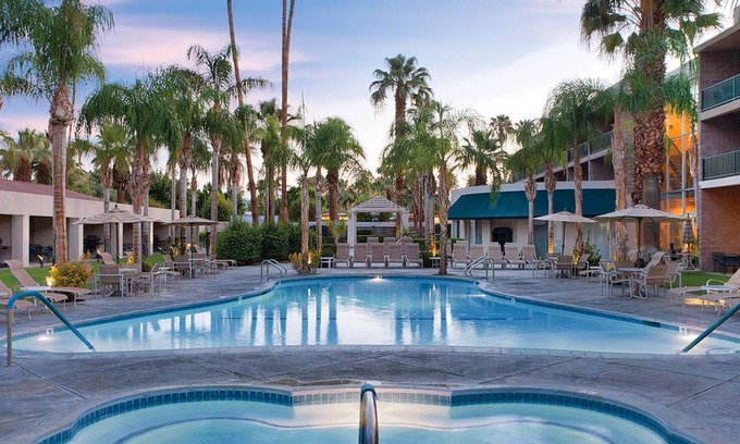 Old Las Palmas Resort | Chic resort with 1 bedroom and WiFi, fitness room in delightful Palm Springs