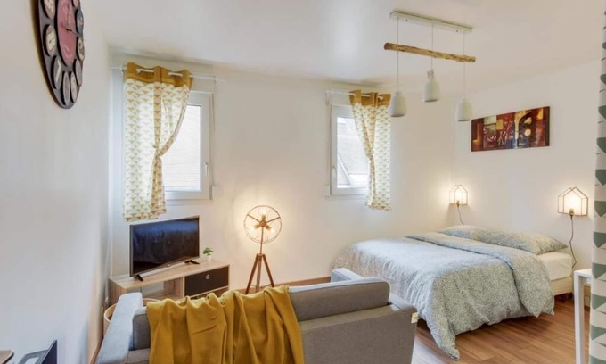 Centre Ville Rive Gauche Apartment | Chic Studio Avec Parking au Centre-ville