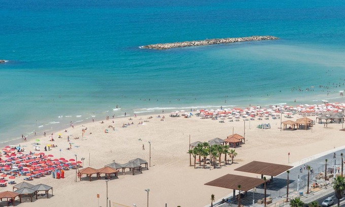 Florentin Apartment | Chic Urban Getaway with Balcony & Mamad by Sea N Rent