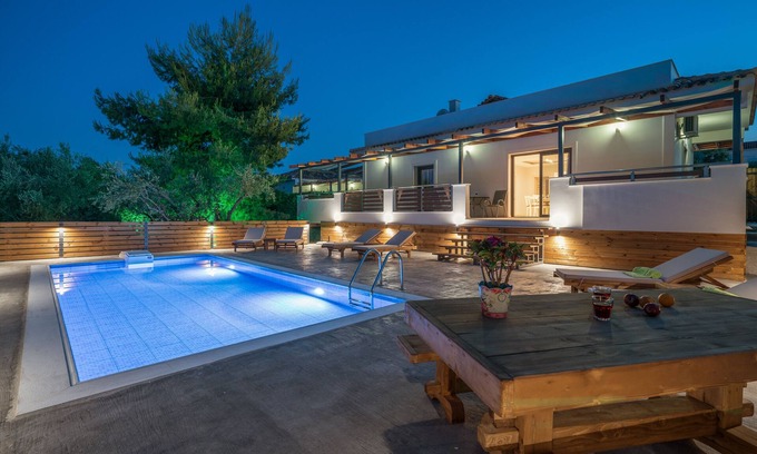 Fiolitis Villa | Chloe - 4 Bedroom villa with Private Pool and Garden view