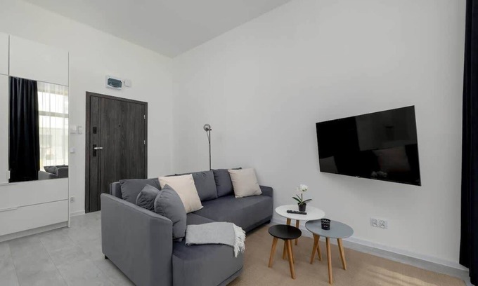 West Pomeranian Voivodeship Apartment | Chmielewskiego 24 | Cozy Studio | Wi-Fi