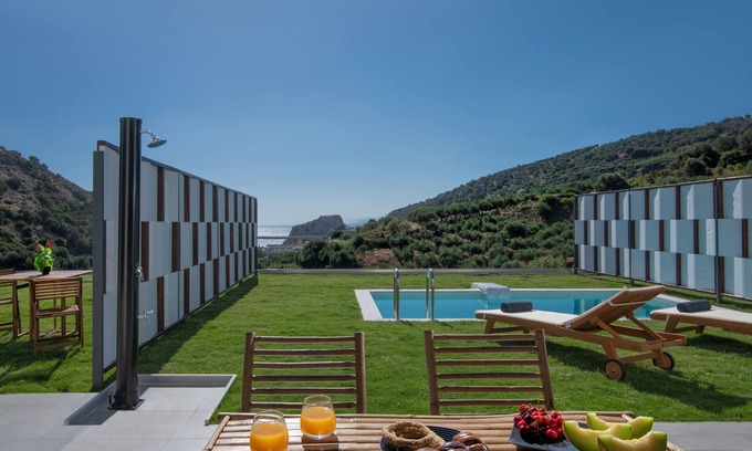 Malevizi Villa | ChrisanthiVillas 1