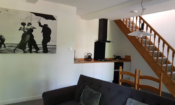 Ainley Top Apartment | Church View at the heart of Lindley