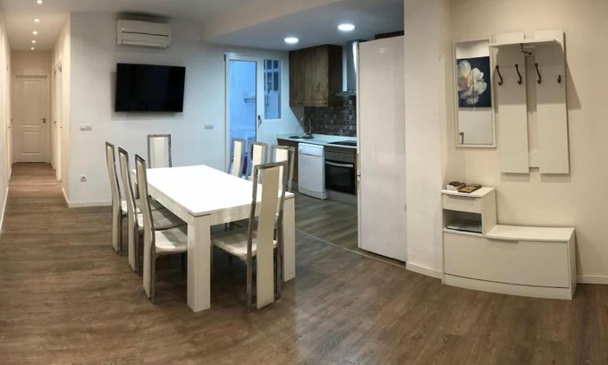 Barrio del Carmen Apartment | City center where Falla starts